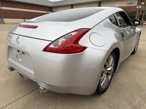 Used 2011 Nissan 370Z Coupe image 12