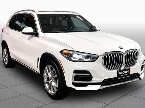 Used 2022 BMW X5 xDrive40i w/ Luxury Seating Package AWD/4WD image 3
