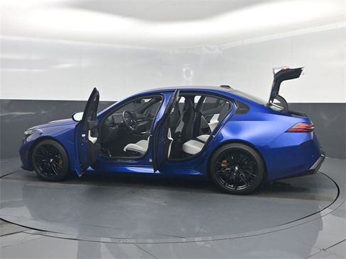 Used 2025 BMW M5 w/ Carbon Package image 74
