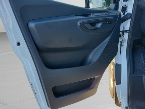 Used 2025 Mercedes-Benz Sprinter 2500 image 28