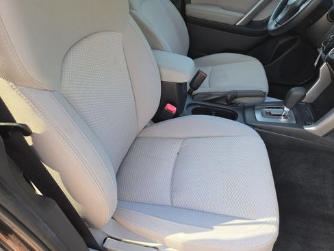 Used 2016 Subaru Forester 2.5i Premium AWD/4WD image 19