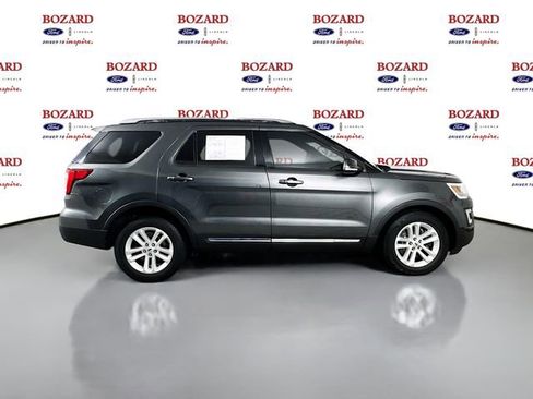 Used 2016 Ford Explorer XLT w/ Equipment Group 202A image 9