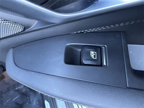 Used 2025 BMW X5 xDrive50e image 30