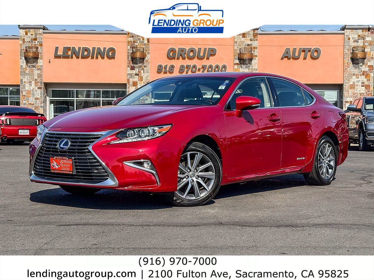 Used 2017 Lexus ES 300h w/ Luxury Package FWD image 1