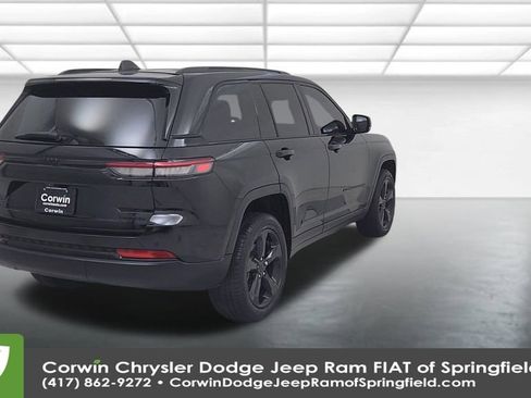 Certified 2023 Jeep Grand Cherokee Limited w/ Black Appearance Package image 14
