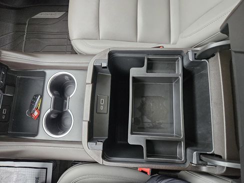 Used 2022 Chevrolet Tahoe LT w/ Luxury Package image 14