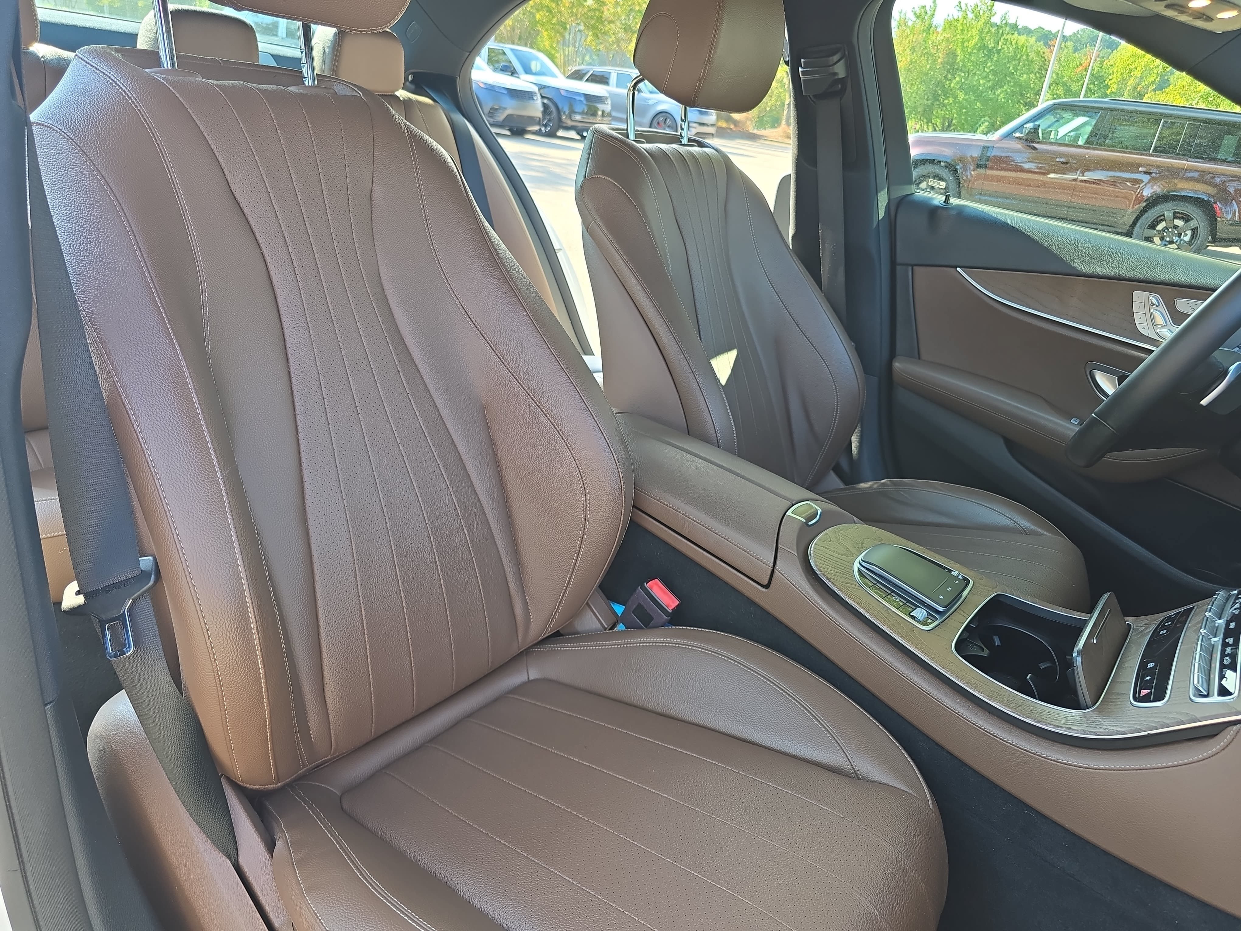 Used 2022 Mercedes-Benz E 350 Sedan image 10