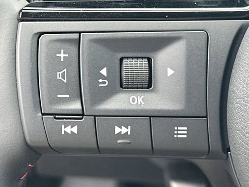 Used 2026 Nissan Kicks SR w/ Cold Weather Package FWD image 24