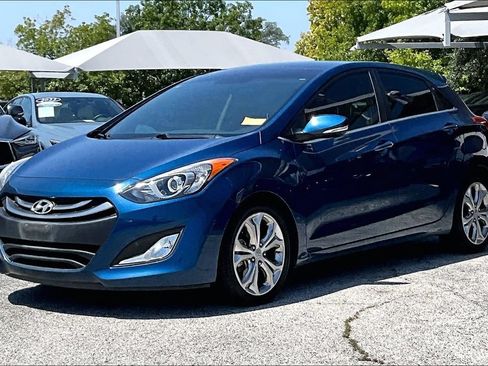Used 2014 Hyundai Elantra GT w/ Option Group 03 FWD image 2