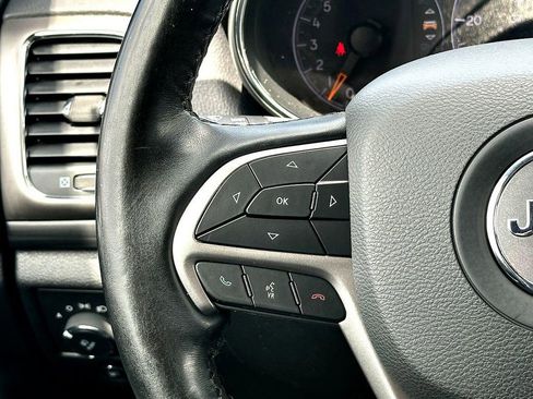Used 2020 Jeep Grand Cherokee Altitude RWD image 23