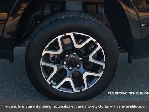 Used 2025 RAM 1500 Laramie image 9