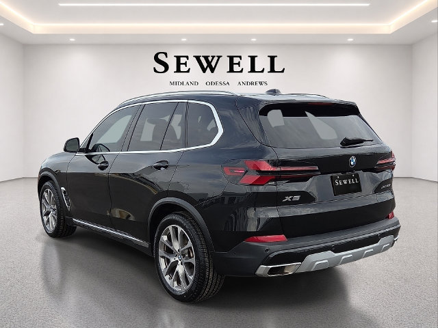 Used 2024 BMW X5 xDrive40i w/ Premium Package AWD/4WD image 3