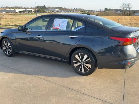 Used 2022 Nissan Altima 2.5 SV FWD image 7