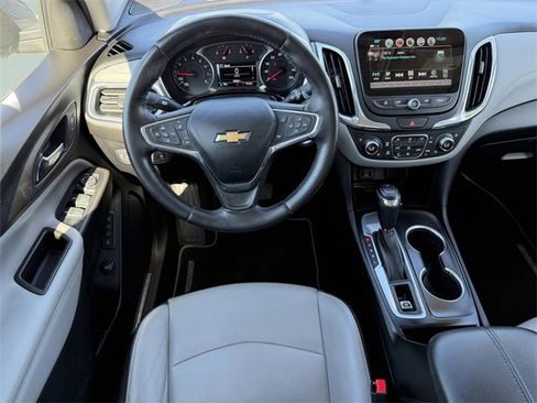 Used 2018 Chevrolet Equinox Premier image 11