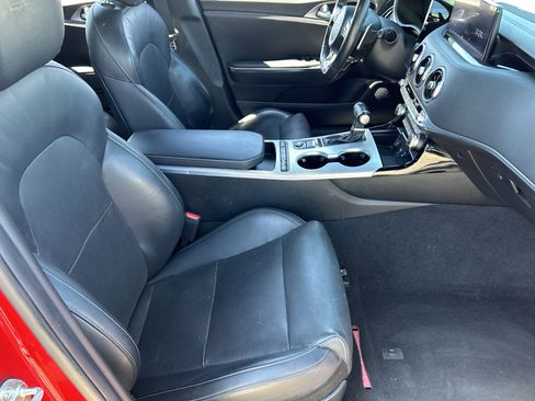 Certified 2022 Kia Stinger GT1 RWD image 11