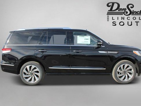 Certified 2023 Lincoln Navigator Reserve image 4