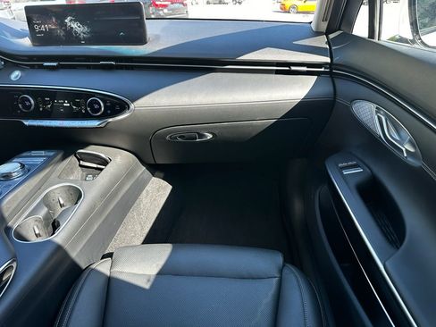 Used 2025 Genesis GV70 2.5T AWD/4WD image 30