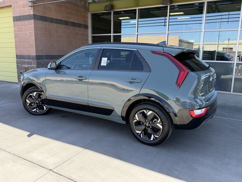 Used 2025 Kia Niro Wind FWD image 5