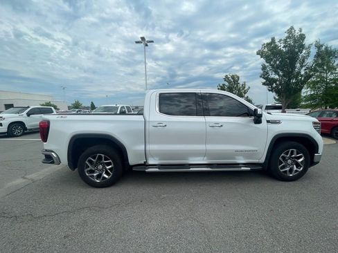 Used 2022 GMC Sierra 1500 SLT w/ SLT Premium Plus Package AWD/4WD image 8