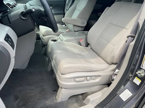 Used 2016 Honda Odyssey SE image 18