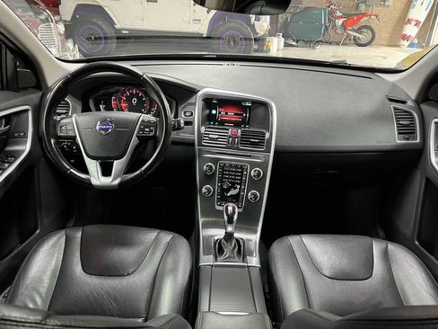 Used 2015 Volvo XC60 T5 w/ Proximity Package AWD/4WD image 11