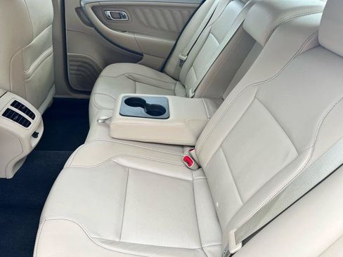 Used 2018 Ford Taurus SEL w/ Equipment Group 201A FWD image 9