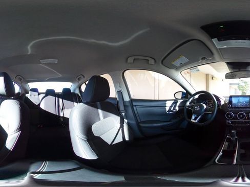 Used 2025 Nissan Sentra SV image 40