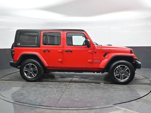 Used 2023 Jeep Wrangler Sahara image 4