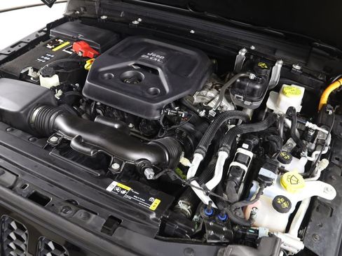 Used 2023 Jeep Wrangler Unlimited w/ Cold Weather Group image 18