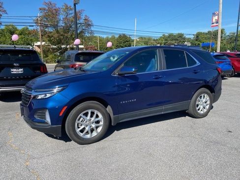 Used 2022 Chevrolet Equinox LT image 3