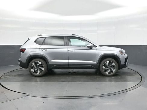 New 2026 Volkswagen Taos SE AWD/4WD image 8
