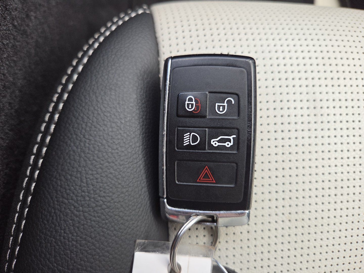 Used 2023 Land Rover Discovery Sport SE R-Dynamic AWD/4WD image 37