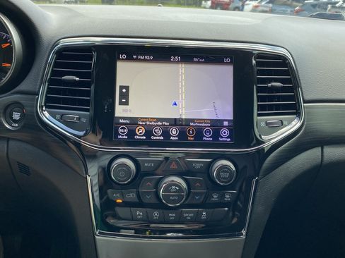 Used 2021 Jeep Grand Cherokee Laredo X AWD/4WD image 14