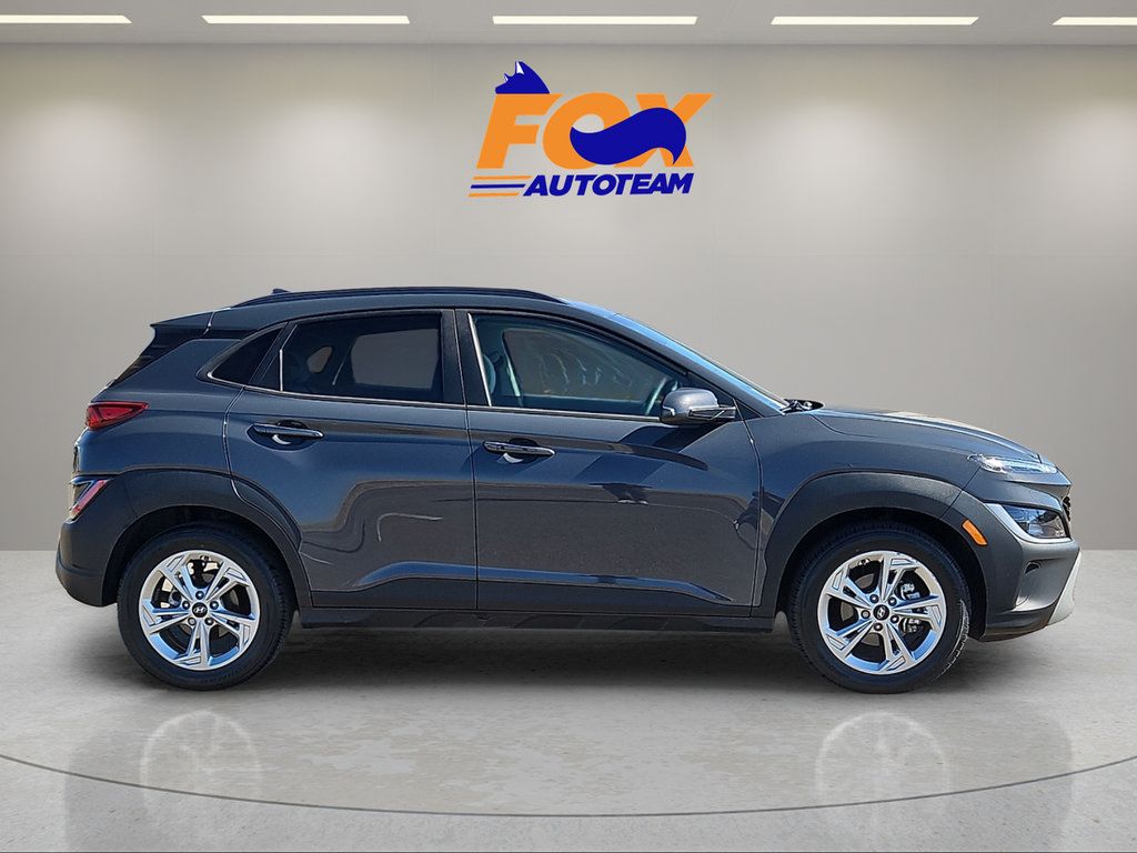 Used 2023 Hyundai Kona SEL w/ Cargo Package FWD image 5
