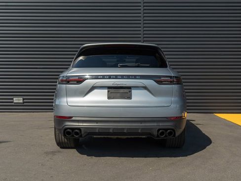Used 2023 Porsche Cayenne AWD/4WD image 10
