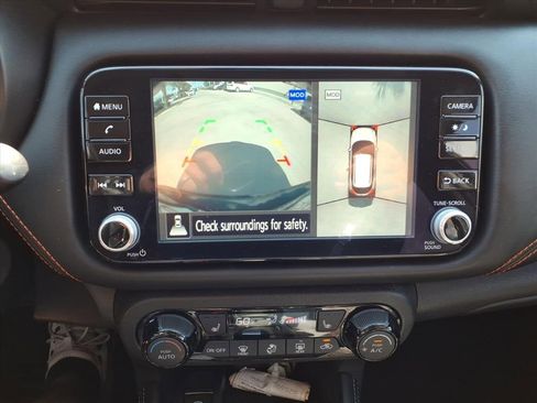 Used 2023 Nissan Kicks SR w/ SR Premium Package image 15