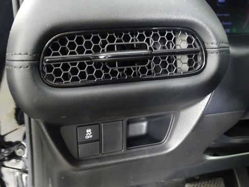 Used 2024 Honda HR-V LX image 16