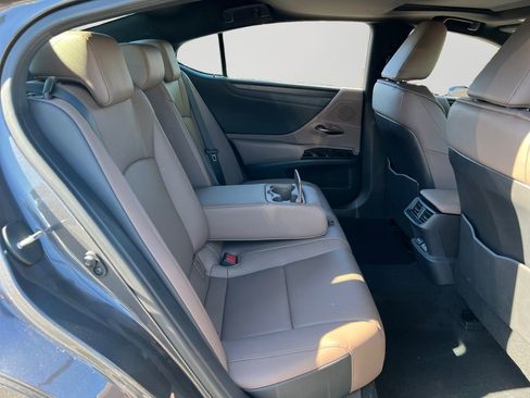 New 2025 Lexus ES 350 w/ Premium Package image 6