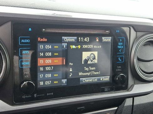 Used 2018 Toyota Tacoma TRD Sport image 19