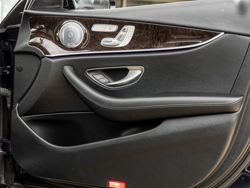 Used 2017 Mercedes-Benz E 300 4MATIC image 37