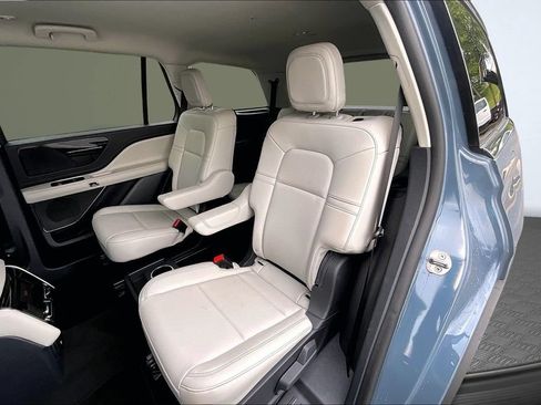 Used 2026 Lincoln Aviator 2WD image 23