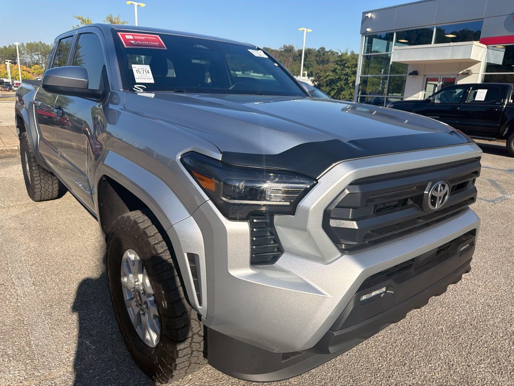 Used 2026 Toyota Tacoma SR5 AWD/4WD image 4