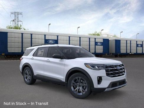 New 2026 Ford Explorer Active w/ Active Comfort Package image 1