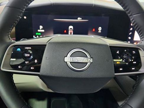 Certified 2025 Nissan Murano Platinum w/ Cargo Package image 18