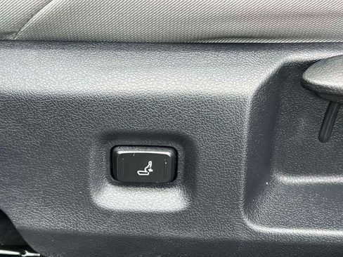 Certified 2025 Toyota Tacoma SR5 w/ SR5 Upgrade Package image 25