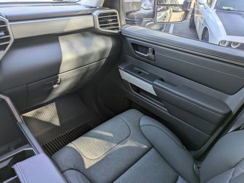 Used 2024 Toyota Tundra Limited AWD/4WD image 18