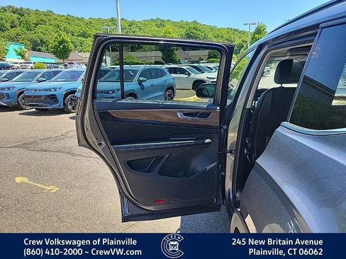 Certified 2024 Volkswagen Atlas SE AWD/4WD image 47