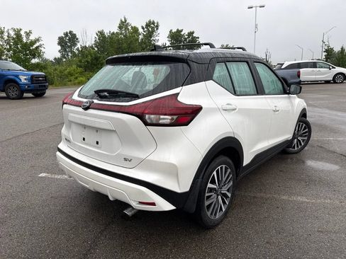 Used 2024 Nissan Kicks SV w/ Interior Electronics Package FWD image 12