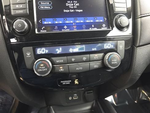 Used 2020 Nissan Rogue SV AWD/4WD image 24