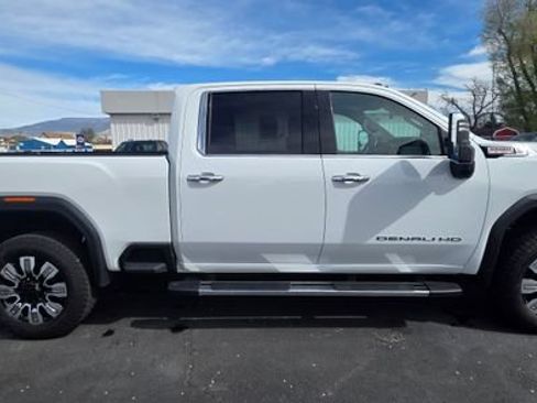 Used 2025 GMC Sierra 3500 Denali AWD/4WD image 6